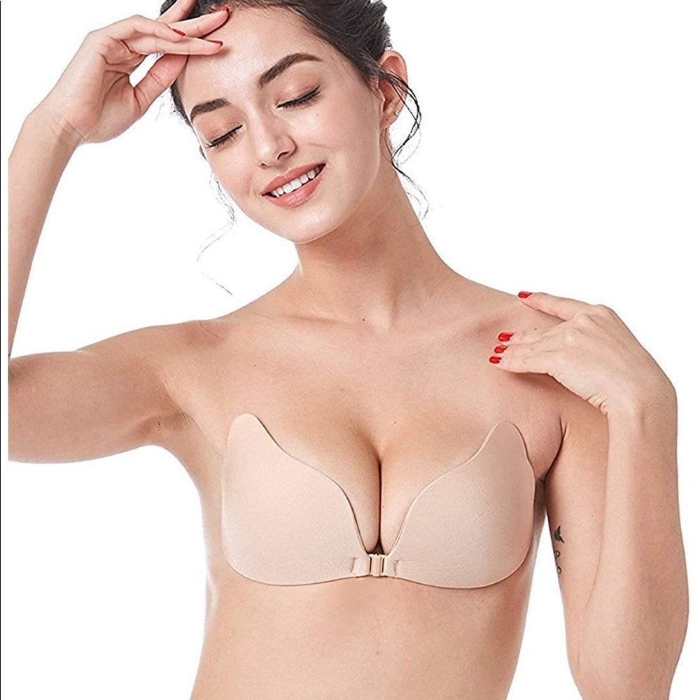 NWT Strapless sticky bra
